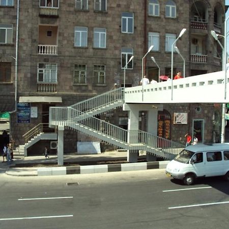 Cozy Studio In Yerevan'S Center Екстериор снимка