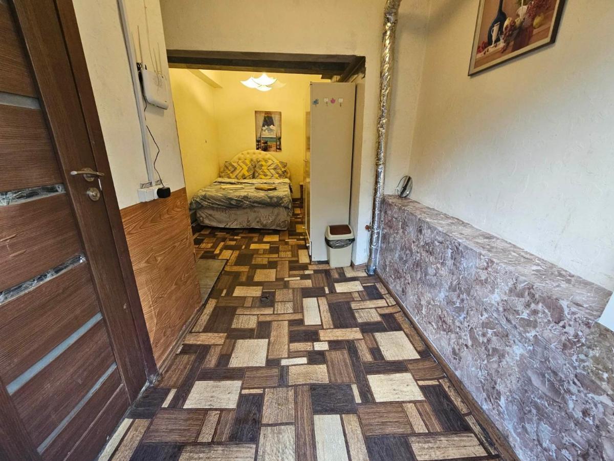Cozy Studio In Yerevan'S Center Екстериор снимка